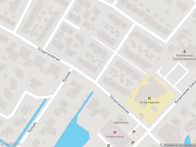 Ambulance met grote spoed naar de Slingerlandstraat in Meerkerk