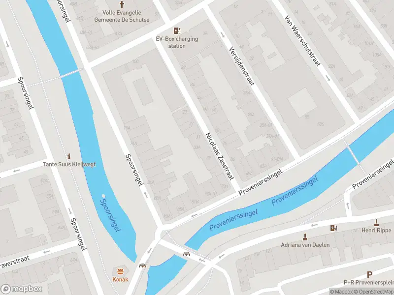 Ambulance met gepaste spoed naar de Nicolaas Zasstraat in Rotterdam