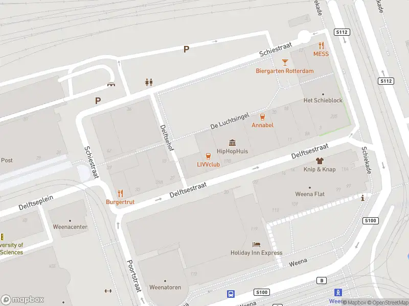 Ambulance met grote spoed naar de Delftsehof in Rotterdam