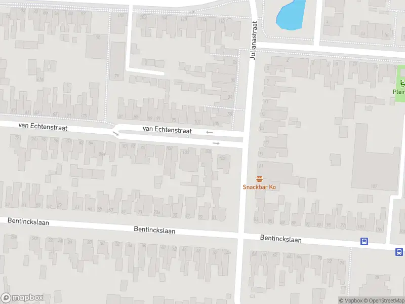 Brandweer met grote spoed naar de Dokter van de Veldestraat in Hoogeveen vanwege gebouwbrand