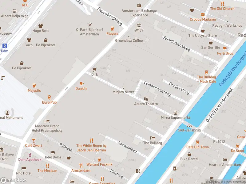 Ambulance met gepaste spoed naar de Sint Jansstraat in Amsterdam