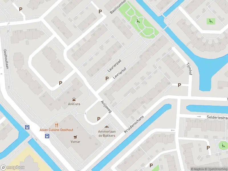 Ambulance met grote spoed naar de Laurierhof in Voorhout