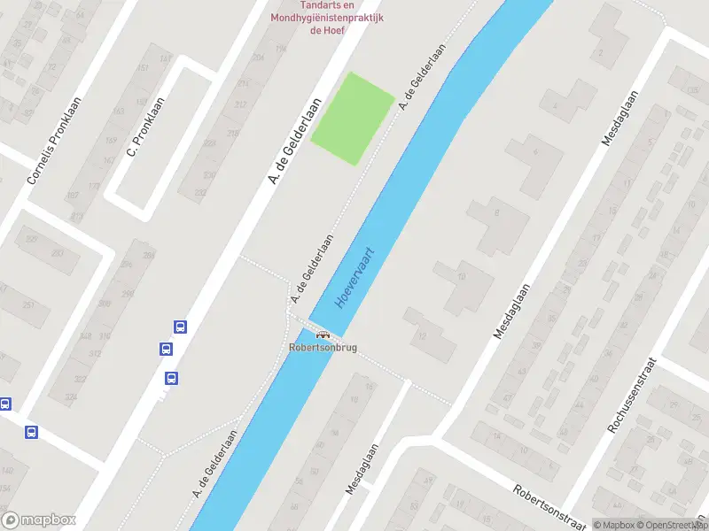 Ambulance met gepaste spoed naar de Mondriaanstraat in Alkmaar