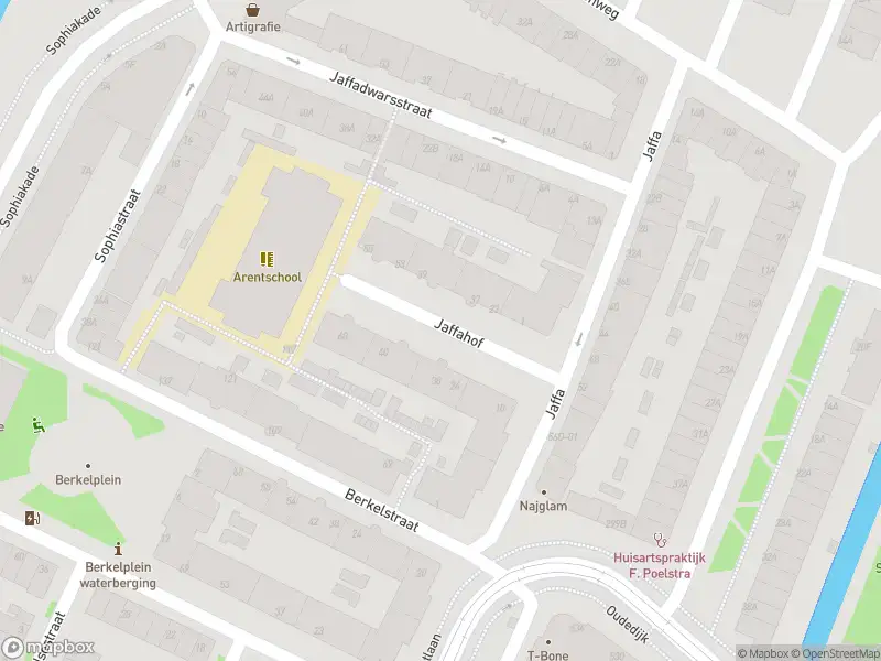 Ambulance met grote spoed naar de Jaffahof in Rotterdam