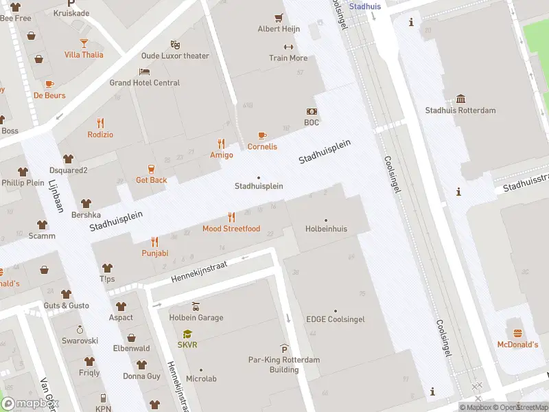 Ambulance met grote spoed naar de Stadhuisplein in Rotterdam