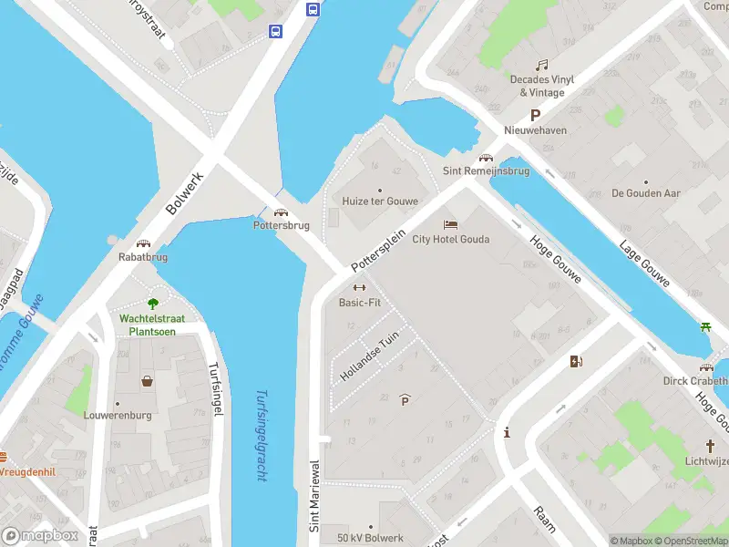 Ambulance met grote spoed naar de Pottersplein in Gouda