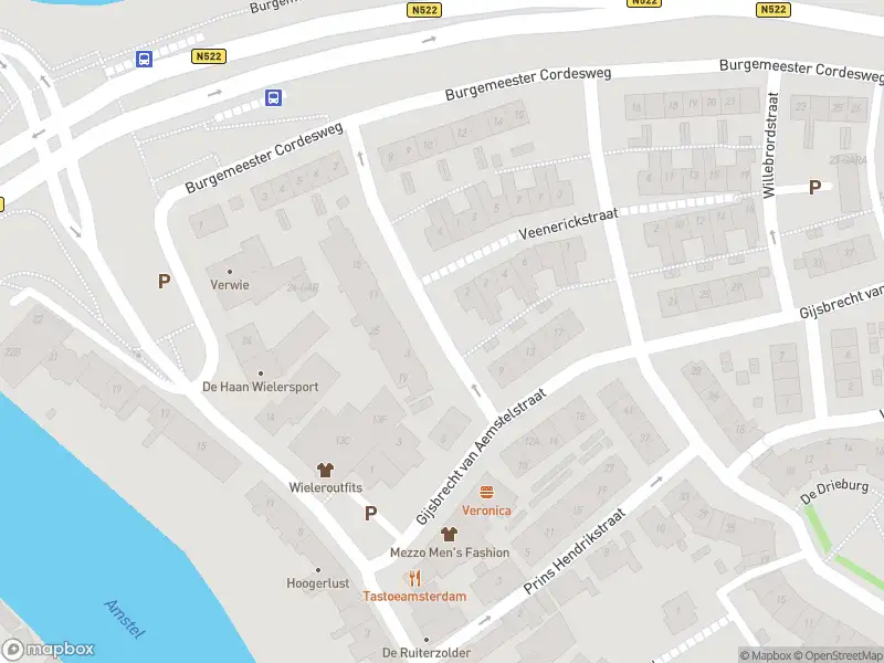 Ambulance met grote spoed naar de Badelochstraat in Ouderkerk aan de Amstel