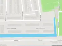 Brandweer met grote spoed naar de Willem de Kooning Allee in Rhoon vanwege voertuigen te water