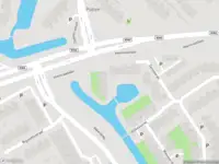 Ambulance met grote spoed naar de Zeisvoorde in Spijkenisse