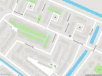 Ambulance met gepaste spoed naar de Plataanstraat in Puttershoek