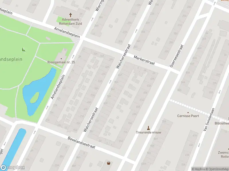 Ambulance met gepaste spoed naar de Walchersestraat in Rotterdam