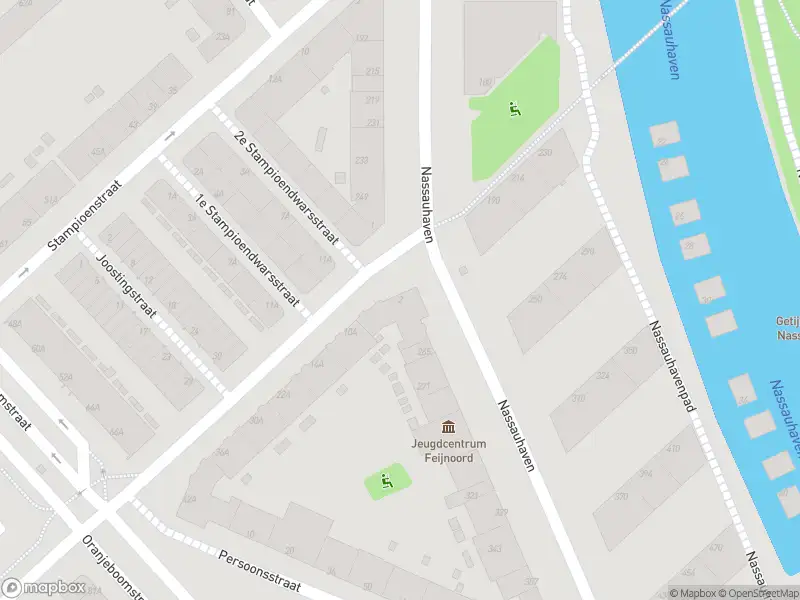 Ambulance met gepaste spoed naar de Steven Hoogendijkstraat in Rotterdam