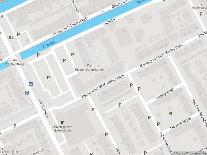 Ambulance met grote spoed naar de Schuurhof in Maassluis