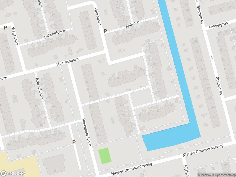 Ambulance met grote spoed naar de Nieuwe Ommoordseweg in Rotterdam