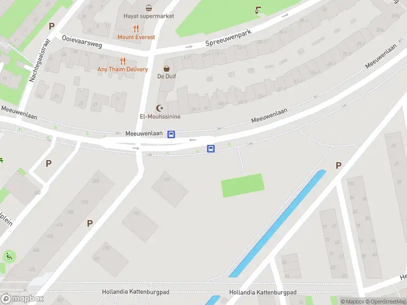 Ambulance met grote spoed naar de Koperslagerij in Amsterdam