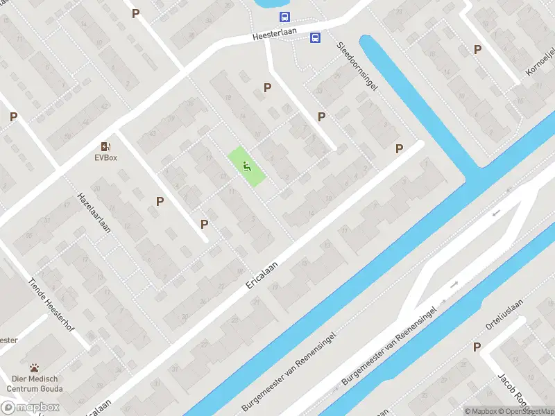 Ambulance met grote spoed naar de Bremlaan in Gouda