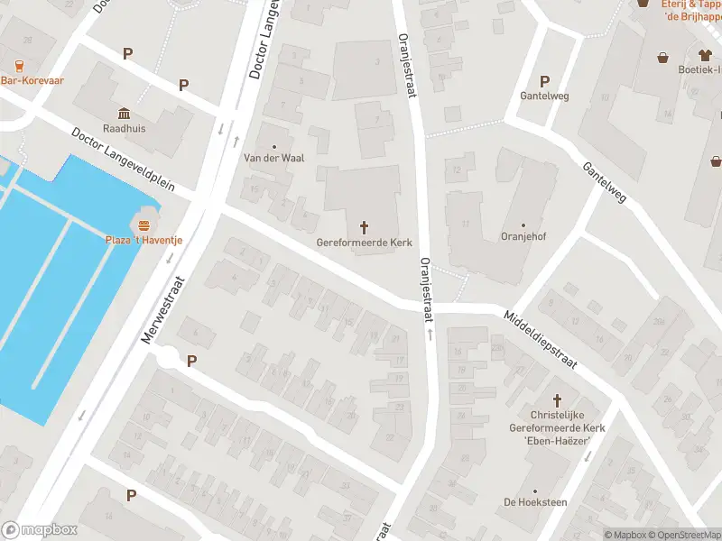 Ambulance met grote spoed naar de Oranjestraat in Sliedrecht