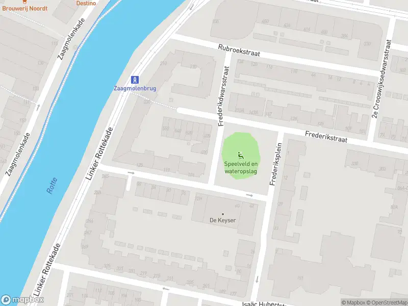 Ambulance met gepaste spoed naar de Frederikstraat in Rotterdam