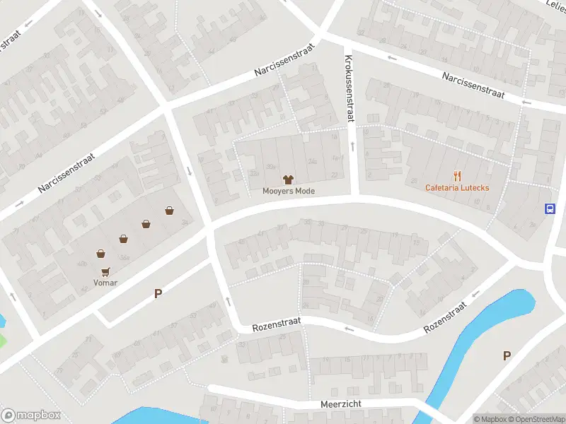 Ambulance met grote spoed naar de Narcissenstraat in Volendam