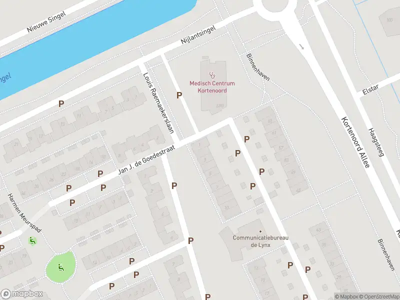 Brandweer en politie met grote spoed naar de Louis Raemaekerslaan in Wageningen vanwege gebouwbrand