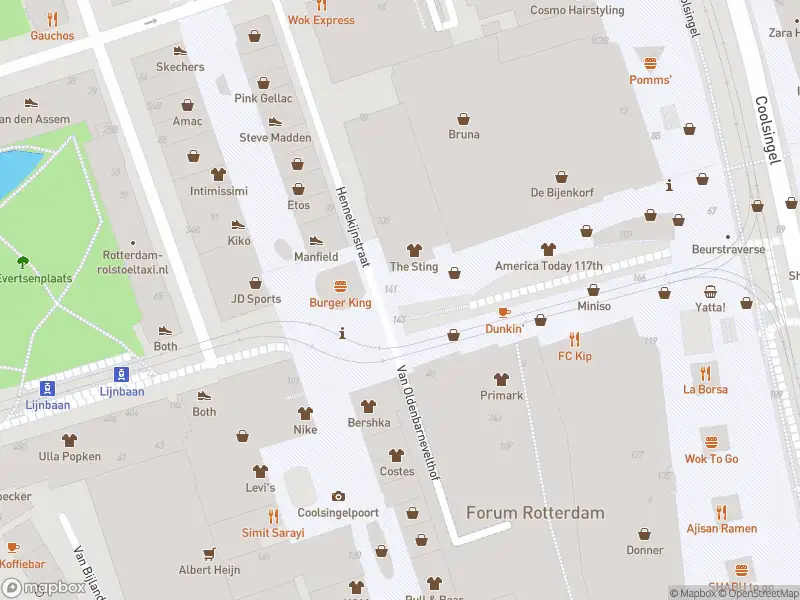 Ambulance met grote spoed naar de Van Oldenbarneveltplaats in Rotterdam