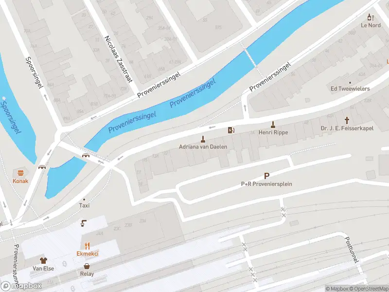 Ambulance met grote spoed naar de Proveniersplein in Rotterdam