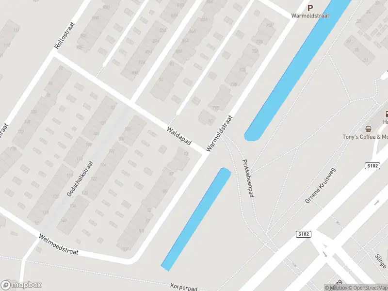 Ambulance met grote spoed naar de Warmoldstraat in Rotterdam