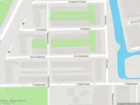 Ambulance met grote spoed naar de Tretjakovlaan in Amsterdam