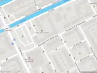 Ambulance met grote spoed naar de Schuurhof in Maassluis