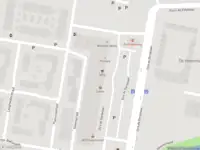 Ambulance met grote spoed naar de Dirk de Derdelaan in Vlaardingen