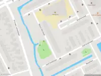 Ambulance met grote spoed naar de Willem Marislaan in Maassluis