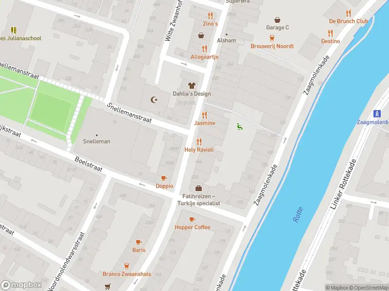 Ambulance met grote spoed naar de Zwaanshals in Rotterdam