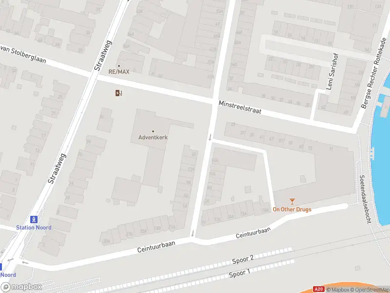 Ambulance met grote spoed naar de Willem van Hillegaersbergstraat in Rotterdam