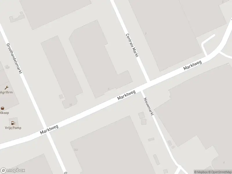 Ambulance met grote spoed naar de Marktweg in Zwaagdijk-Oost