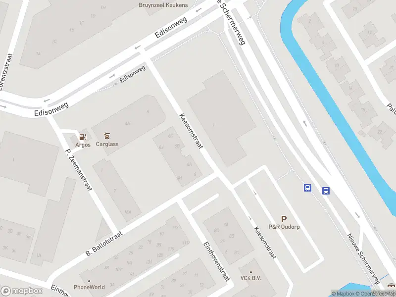 Ambulance met grote spoed naar de Keesomstraat in Alkmaar