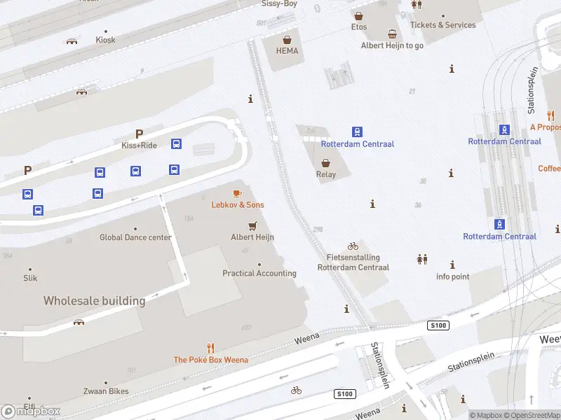 Ambulance met gepaste spoed naar de Stationsplein in Rotterdam