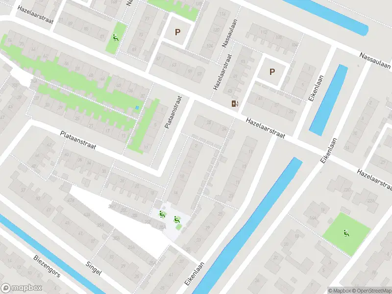 Ambulance met gepaste spoed naar de Plataanstraat in Puttershoek