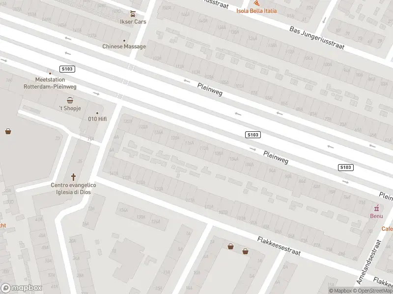 Ambulance met gepaste spoed naar de Pleinweg in Rotterdam