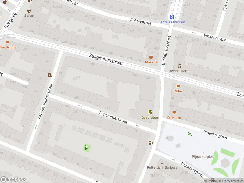 Ambulance met gepaste spoed naar de Zaagmolenstraat in Rotterdam