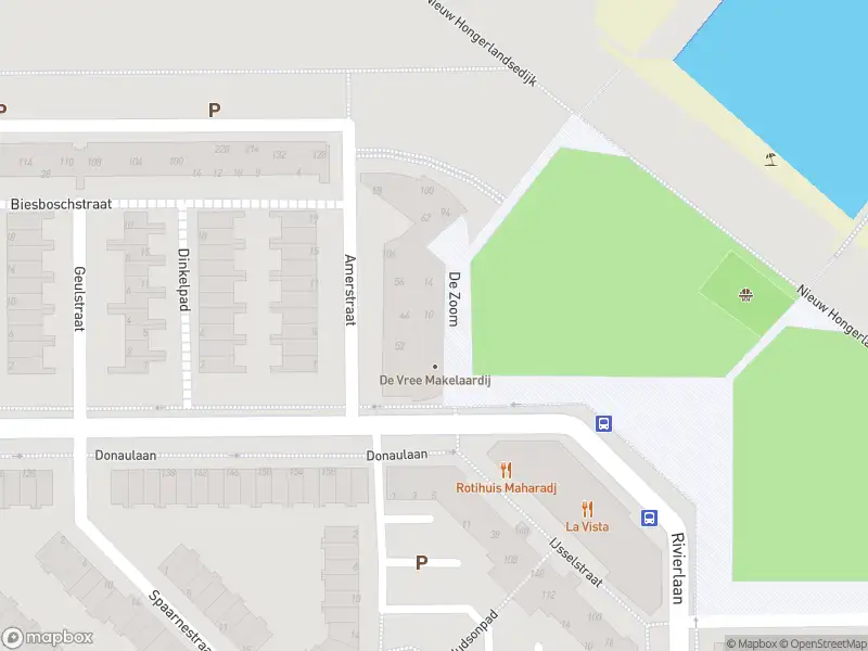 Ambulance met grote spoed naar de De Zoom in Spijkenisse