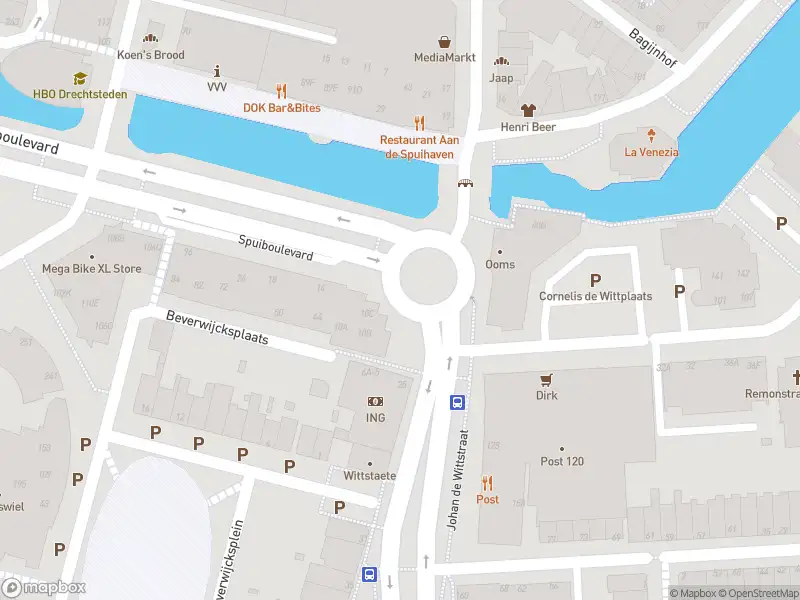 Ambulance met gepaste spoed naar de Johan de Wittstraat in Dordrecht