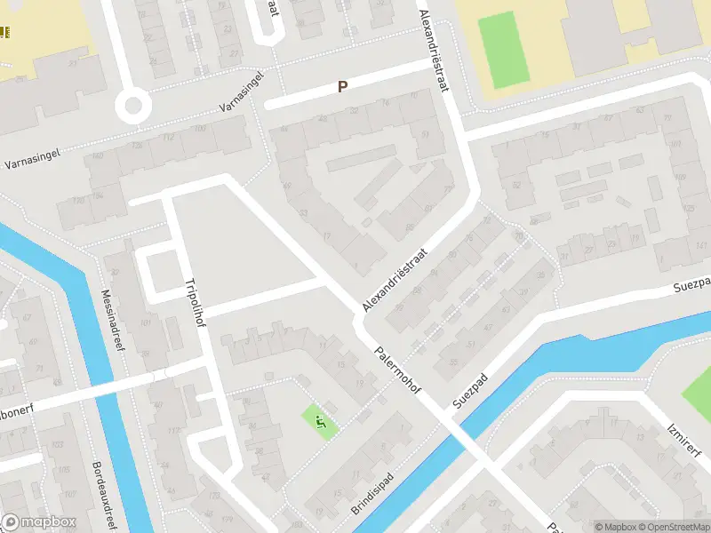 Ambulance met grote spoed naar de Algiersstraat in Rotterdam