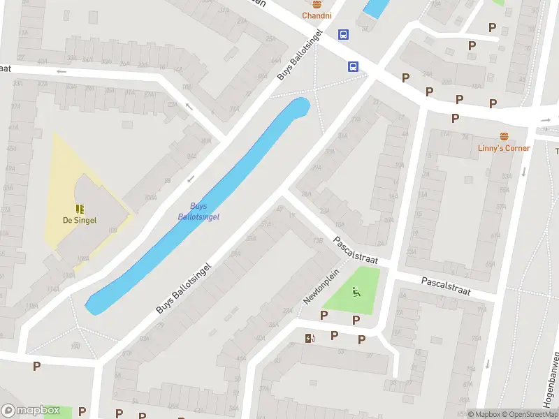 Ambulance met grote spoed naar de Buys Ballotsingel in Schiedam