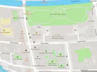 Ambulance met gepaste spoed naar de Hoefstraat in Leiden