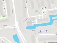 Ambulance met grote spoed naar de Heijermansplein in Schiedam