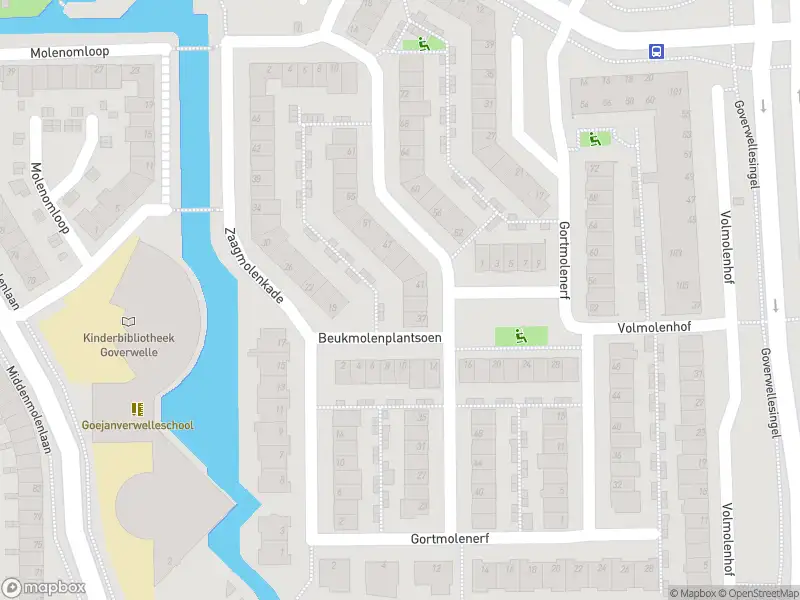 Ambulance met grote spoed naar de Bachstraat in Gouda