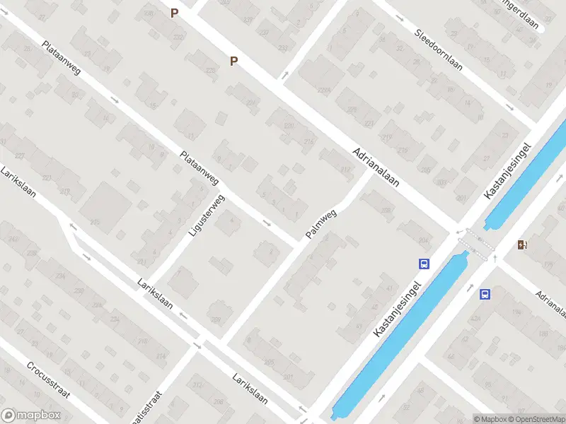 Ambulance met grote spoed naar de Plataanweg in Rotterdam