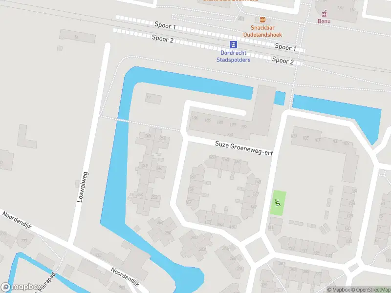 Ambulance met grote spoed naar de Suze Groeneweg-erf in Dordrecht