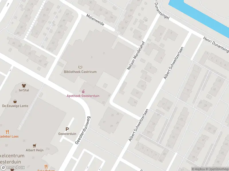 Ambulance met grote spoed naar de Nelson Mandelahof in Castricum