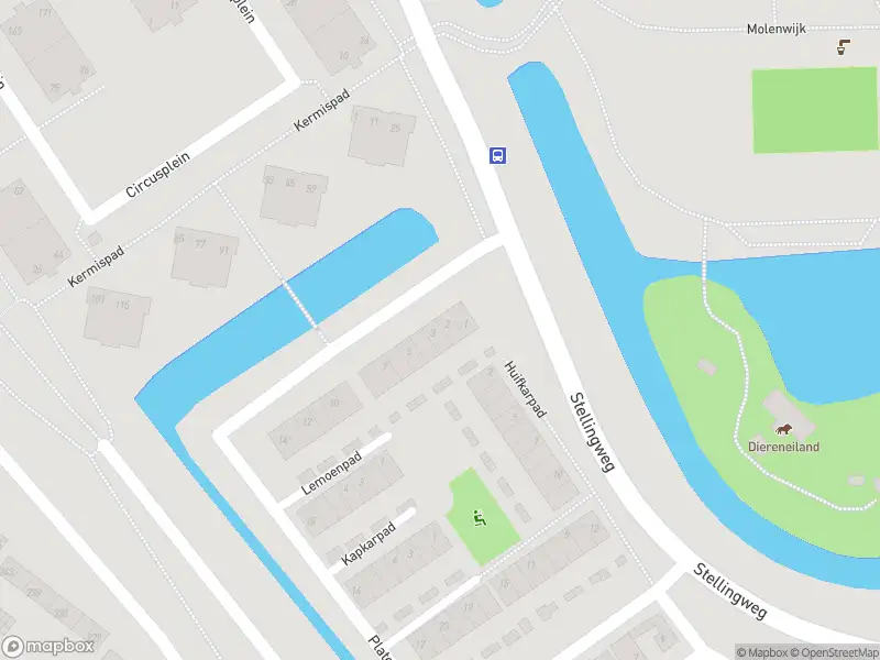 Ambulance met grote spoed naar de Platenwagenweg in Amsterdam